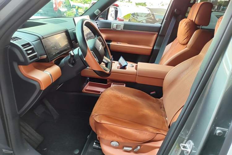 Used Formula Leopard Titanium 7 2025 Model 200 km Two-Wheel Drive Max Edition Left Front Seat