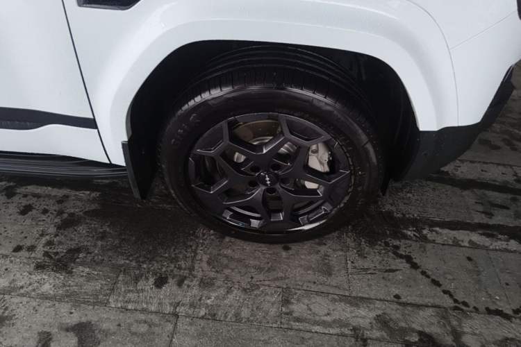 Used Formula Leopard Titanium 7 2025 Model 190 km Four-Wheel Drive Ultra Edition Right Rear Wheel Hub