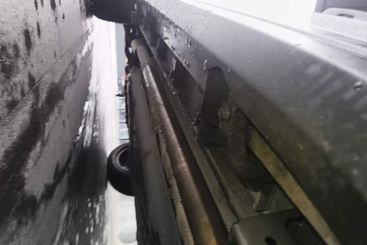 Used Formula Leopard Titanium 7 2025 Model 190 km Four-Wheel Drive Ultra Edition Right Side Sill