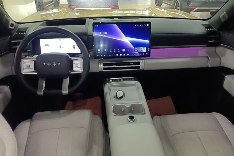 Used Formula Leopard Titanium 7 2025 Model 190 km Four-Wheel Drive Ultra Edition Center Console
