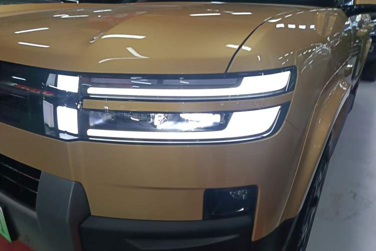 Used Formula Leopard Titanium 7 2025 Model 190 km Four-Wheel Drive Ultra Edition Left Front Headlight