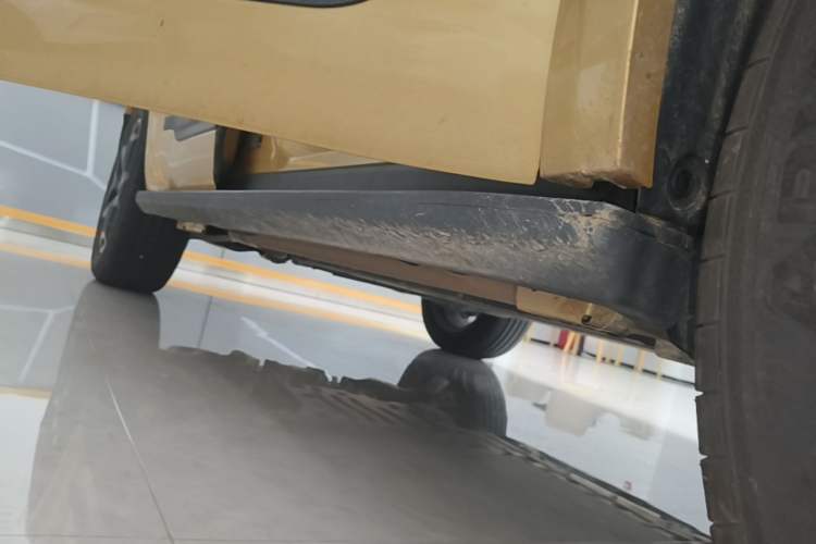 Used Formula Leopard Titanium 7 2025 Model 190 km Four-Wheel Drive Ultra Edition Right Side Sill