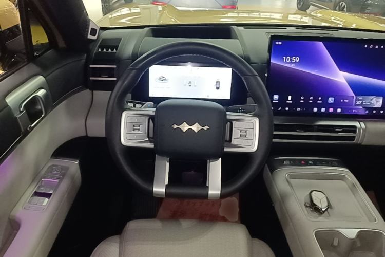 Used Formula Leopard Titanium 7 2025 Model 190 km Four-Wheel Drive Ultra Edition Steering Wheel