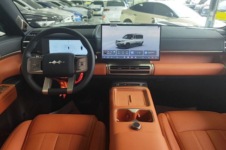 Used Formula Leopard Titanium 7 2026 Model EV 675KM Rear-Drive Flash-Charging Edition Center Console
