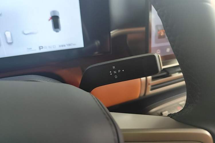 Used Formula Leopard Titanium 7 2026 Model EV 675KM Rear-Drive Flash-Charging Edition Gear Lever
