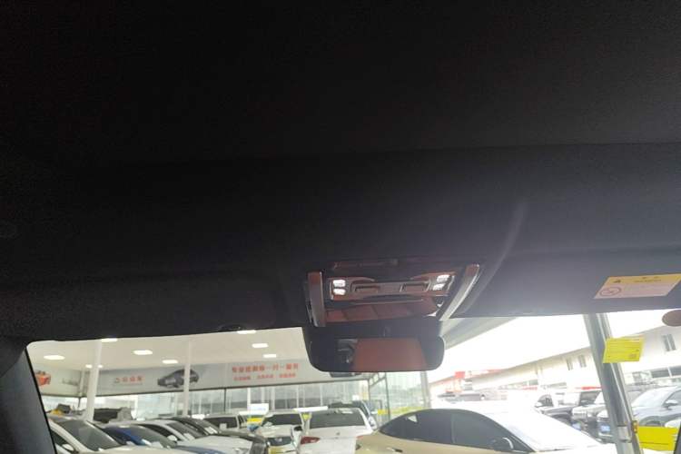 Used Formula Leopard Titanium 7 2026 Model EV 675KM Rear-Drive Flash-Charging Edition Headliner