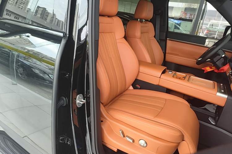 Used Formula Leopard Titanium 7 2026 Model EV 675KM Rear-Drive Flash-Charging Edition Right Front Seat