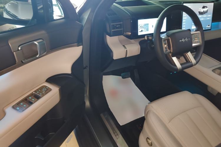 Used Formula Leopard Titanium 7 2026 Model EV 675KM Rear-Drive Flash-Charging Edition Driver Seat
