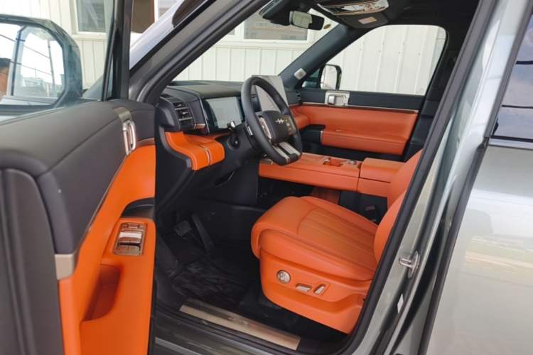Used Formula Leopard Titanium 7 2026 Model EV 675KM Rear-Drive Flash-Charging Edition Driver Seat
