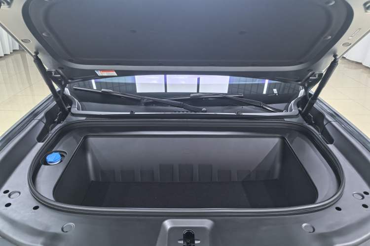 Used Formula Leopard Titanium 7 2026 Model EV 675KM Rear-Drive Flash-Charging Edition Engine Bay