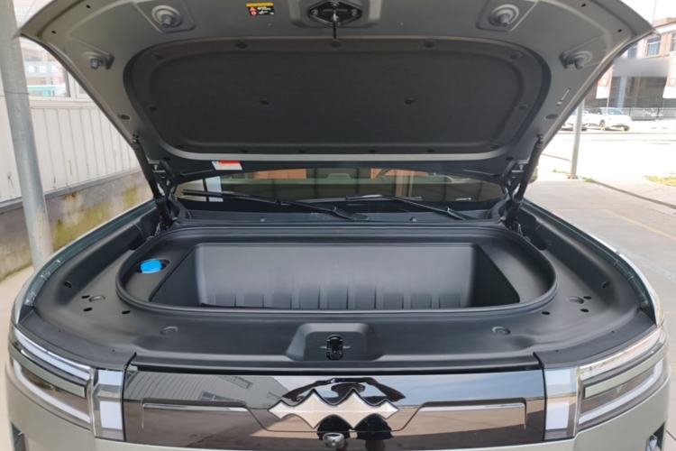 Used Formula Leopard Titanium 7 2026 Model EV 675KM Rear-Drive Flash-Charging Edition Engine Bay