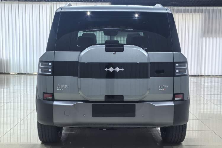 Used Formula Leopard Titanium 7 2026 Model EV 675KM Rear-Drive Flash-Charging Edition Exterior 5
