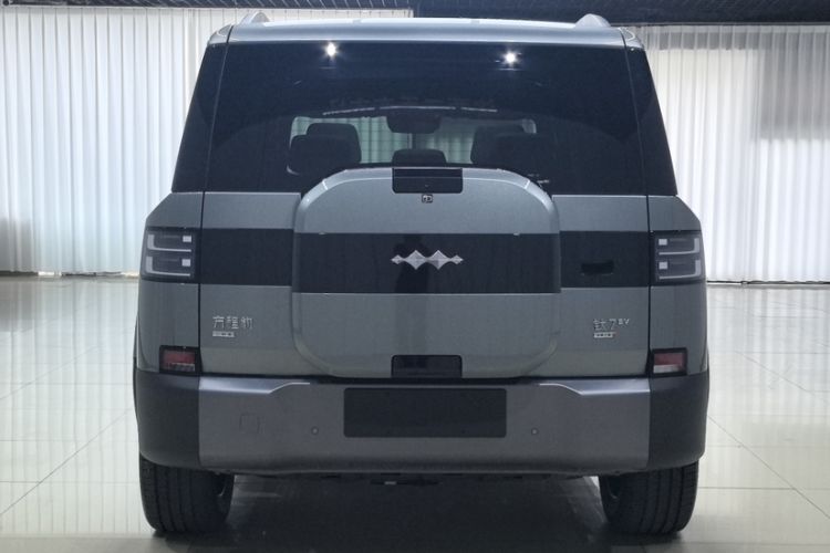Used Formula Leopard Titanium 7 2026 Model EV 675KM Rear-Drive Flash-Charging Edition Exterior 5