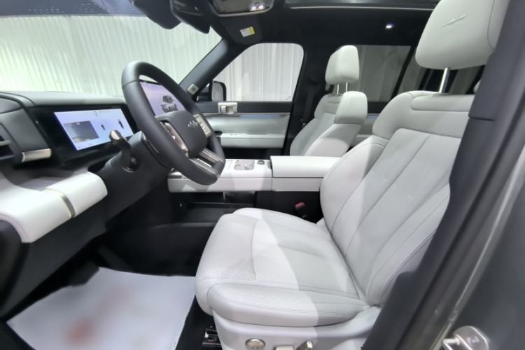 Used Formula Leopard Titanium 7 2026 Model EV 675KM Rear-Drive Flash-Charging Edition Interior 10