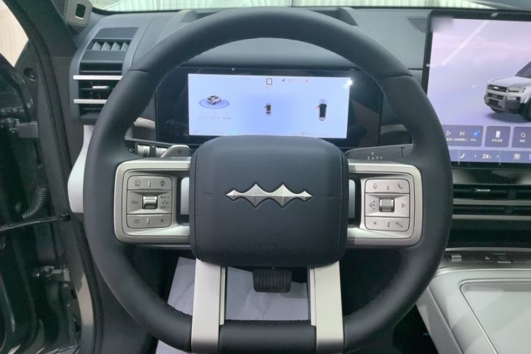 Used Formula Leopard Titanium 7 2026 Model EV 675KM Rear-Drive Flash-Charging Edition Interior 2