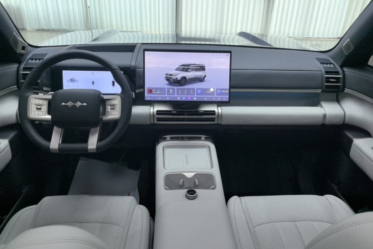 Used Formula Leopard Titanium 7 2026 Model EV 675KM Rear-Drive Flash-Charging Edition Interior 5