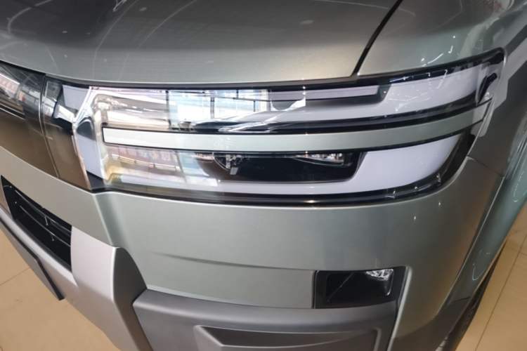 Used Formula Leopard Titanium 7 2026 Model EV 675KM Rear-Drive Flash-Charging Edition Left Front Headlight