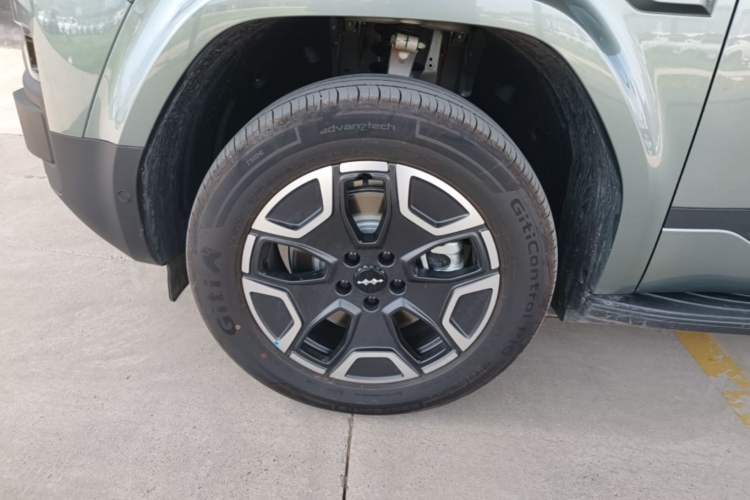 Used Formula Leopard Titanium 7 2026 Model EV 675KM Rear-Drive Flash-Charging Edition Left Front Wheel Hub