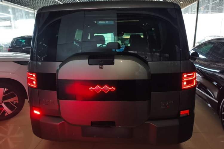 Used Formula Leopard Titanium 7 2026 Model EV 675KM Rear-Drive Flash-Charging Edition Rear