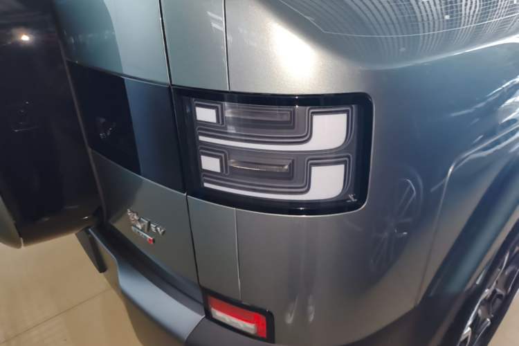 Used Formula Leopard Titanium 7 2026 Model EV 675KM Rear-Drive Flash-Charging Edition Right Rear Taillight
