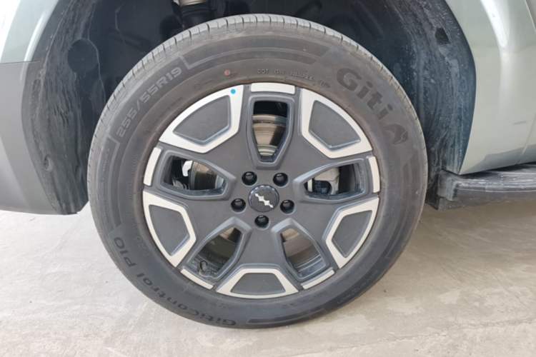 Used Formula Leopard Titanium 7 2026 Model EV 675KM Rear-Drive Flash-Charging Edition Right Rear Wheel Hub