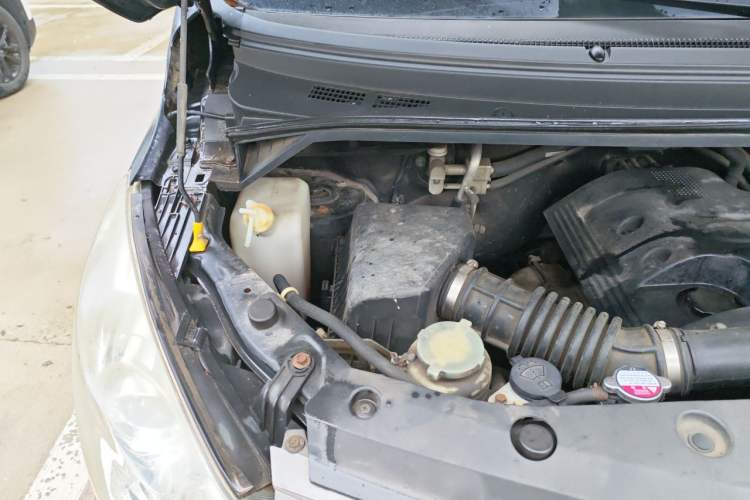 Used FORTHING CM7 2014 2.4L Manual Executive Model Engine Bay Right