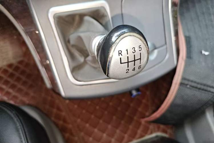 Used FORTHING CM7 2014 2.4L Manual Executive Model Gear Lever