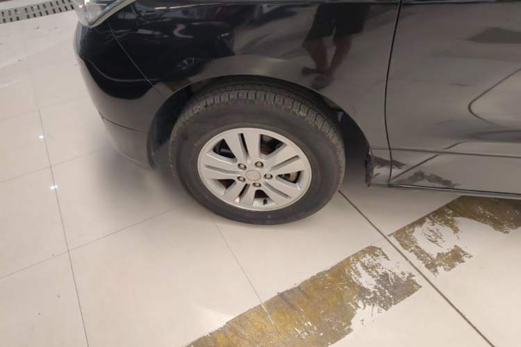 Used FORTHING CM7 2014 2.4L Manual Business Edition Left Front Wheel Hub