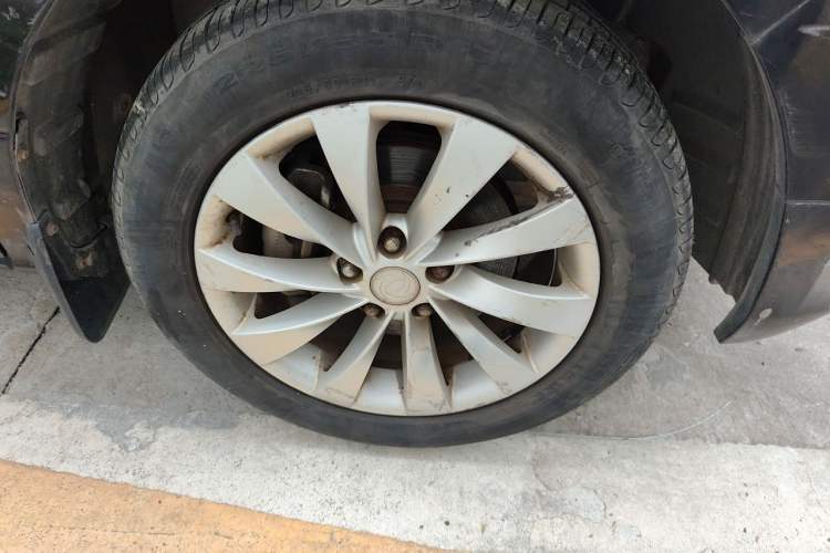 Used FORTHING CM7 2014 2.0T Manual Flagship Edition Right Front Wheel Hub