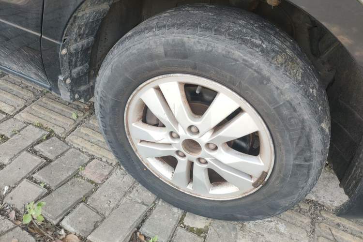 Used FORTHING CM7 2014 2.4L Manual Business Edition Right Front Wheel Hub