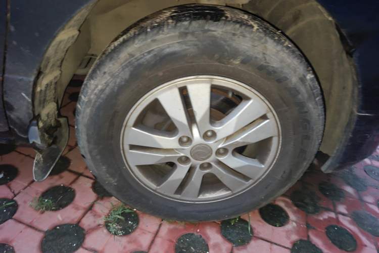 Used FORTHING CM7 2014 2.4L Manual Business Edition Right Front Wheel Hub