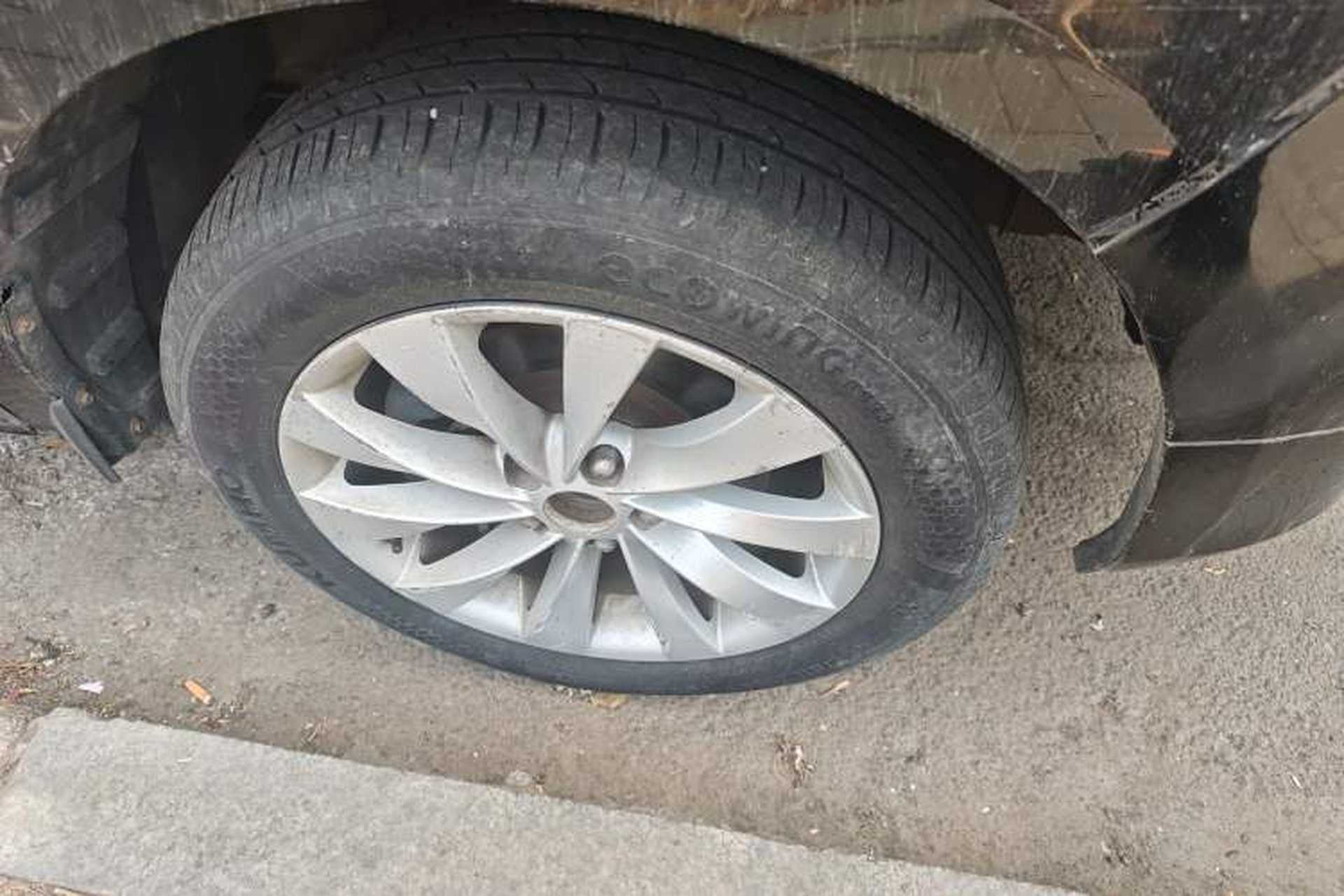 Used FORTHING CM7 2014 2.4L Manual Executive Model Right Front Wheel Hub