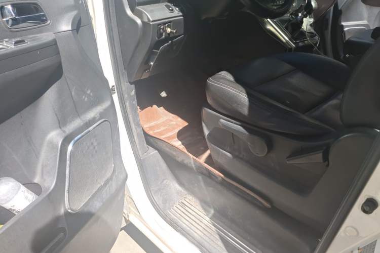 Used FORTHING CM7 2014 2.0T Manual Luxury Edition Driver Seat