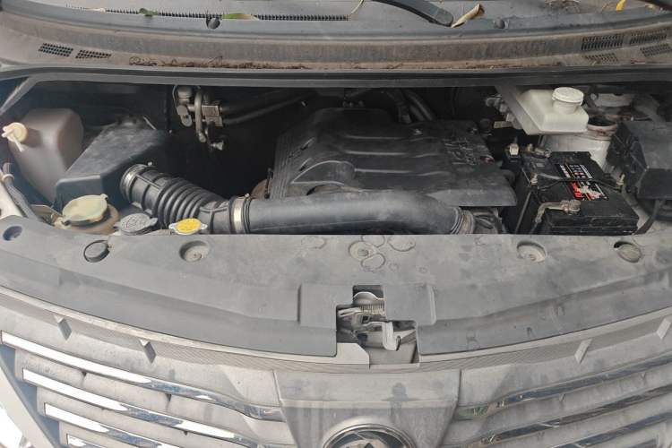 Used FORTHING CM7 2014 2.4L Manual Executive Model Engine Bay
