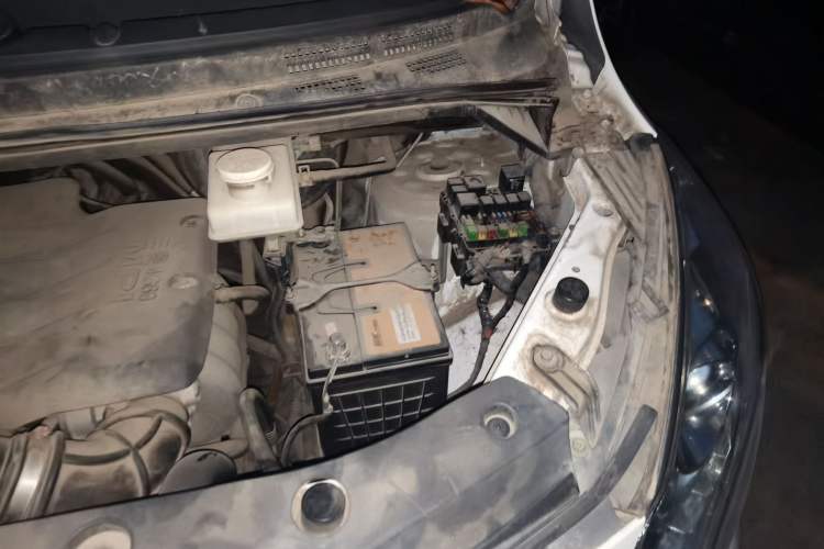 Used FORTHING CM7 2014 2.4L Manual Executive Model Engine Bay Left