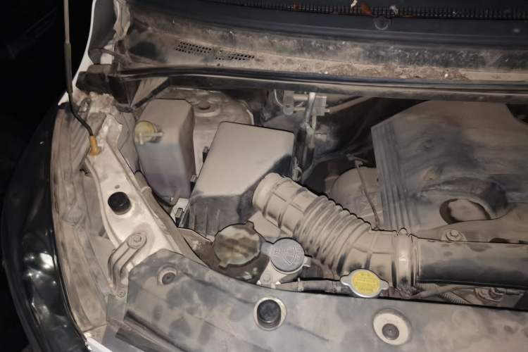 Used FORTHING CM7 2014 2.4L Manual Executive Model Engine Bay Right