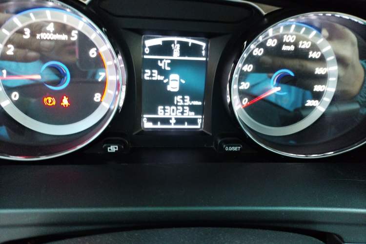 Used FORTHING CM7 2014 2.0T Manual Flagship Edition Odometer Close Up