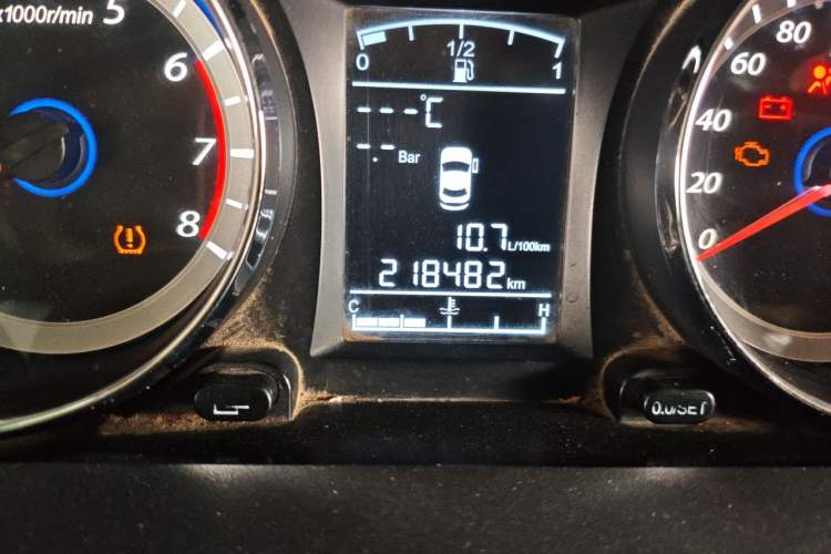 Used FORTHING CM7 2014 2.0T Manual Flagship Edition Odometer Close Up