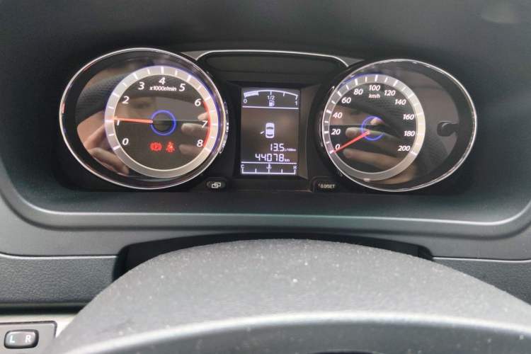 Used FORTHING CM7 2014 2.0T Manual Luxury Version Odometer Close Up