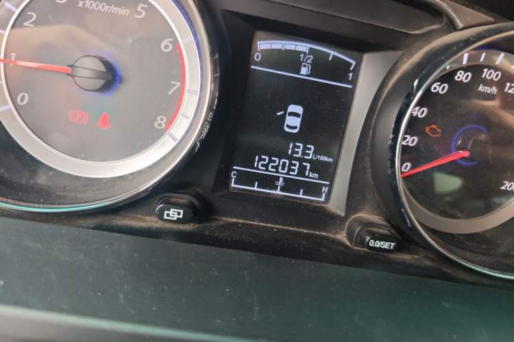 Used FORTHING CM7 2014 2.0T Manual Luxury Version Odometer Close Up