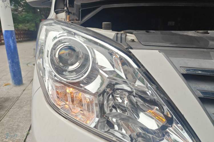 Used FORTHING CM7 2014 2.4L Manual Executive Model Right Front Headlight