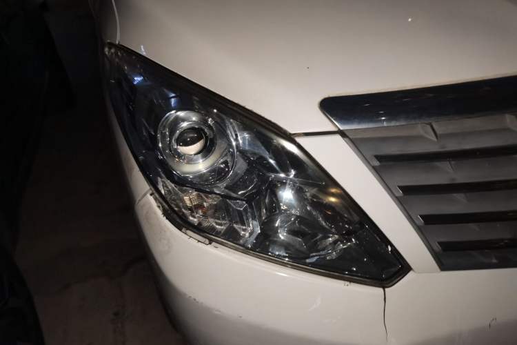 Used FORTHING CM7 2014 2.4L Manual Executive Model Right Front Headlight