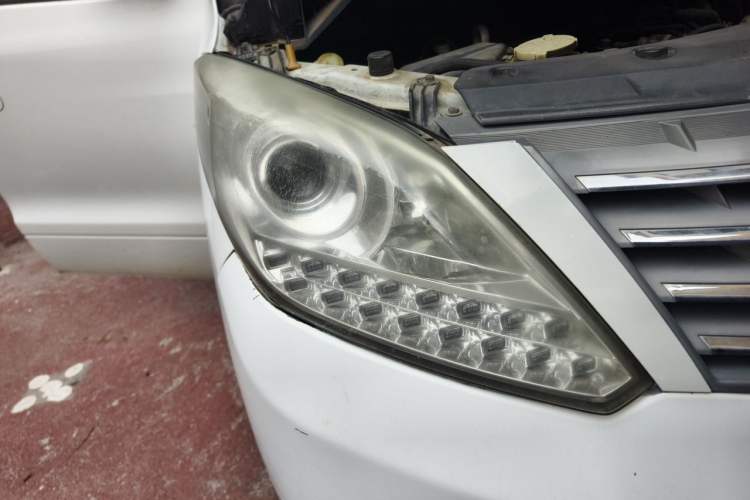 Used FORTHING CM7 2014 2.0T Manual Luxury Edition Right Front Headlight