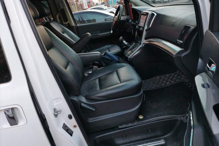 Used FORTHING CM7 2014 2.0T Manual Flagship Edition Right Front Seat