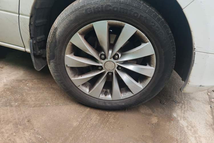 Used FORTHING CM7 2014 2.0T Manual Luxury Version Right Front Wheel Hub
