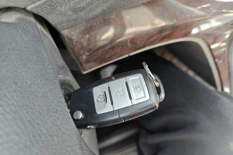 Used FORTHING CM7 2014 2.4L Manual Executive Model Vehicle Key