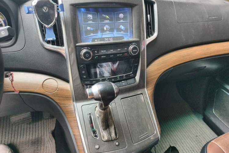 Used FORTHING CM7 2016 2.0T Automatic Luxury Version Audio And AC Panel