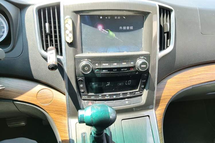 Used FORTHING CM7 2016 2.0T Automatic Luxury Version Audio And AC Panel