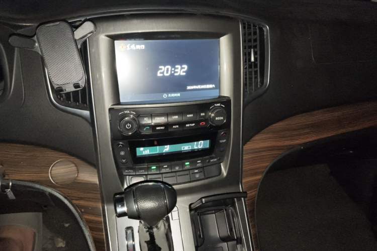 Used FORTHING CM7 2016 2.0T Automatic Luxury Version Audio And AC Panel