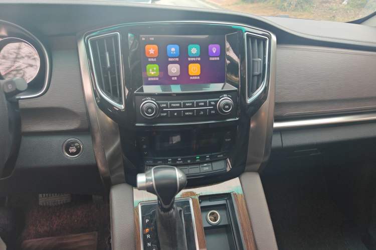 Used FORTHING CM7 2016 2.0T Automatic Luxury Edition Audio And AC Panel